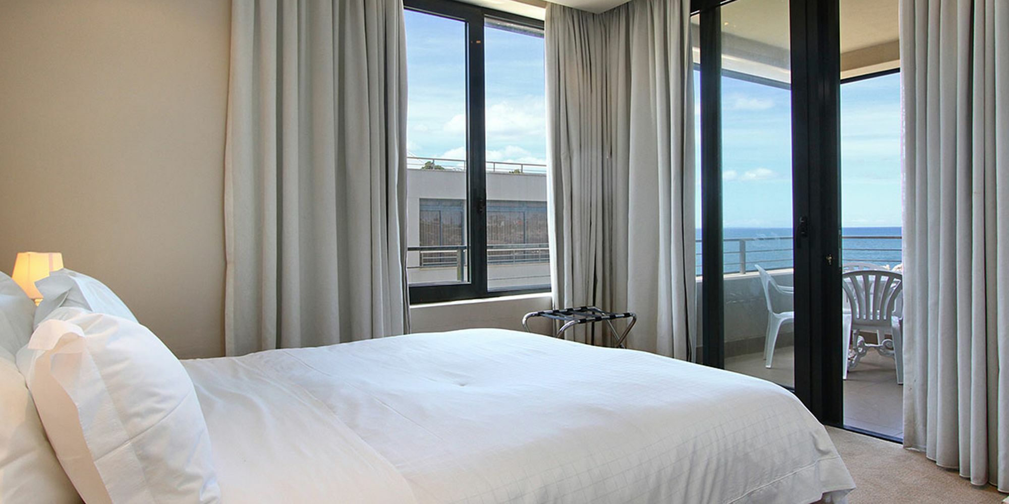 Le Paradise Apartments Hermanus Extérieur photo