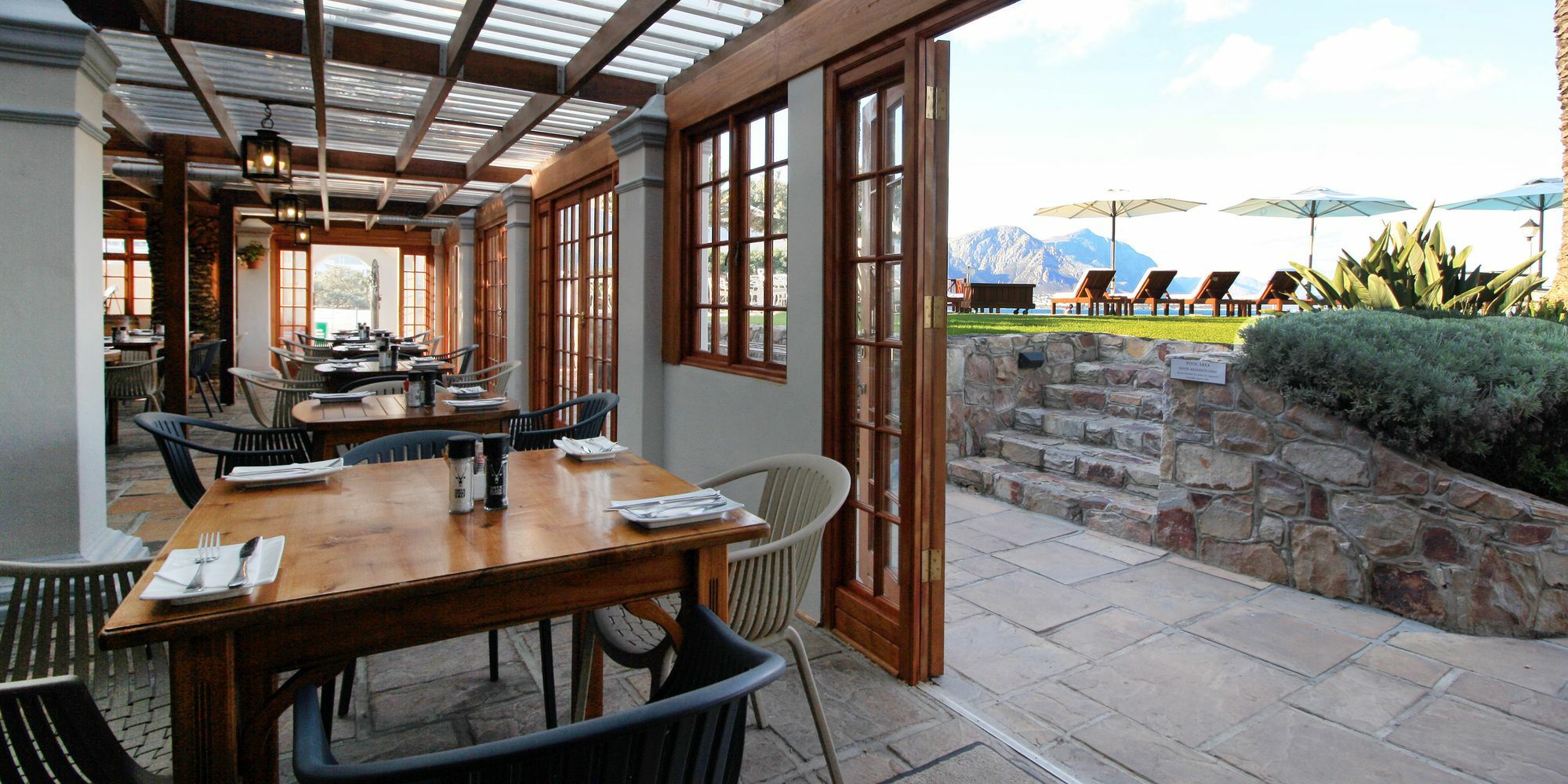 Le Paradise Apartments Hermanus Extérieur photo